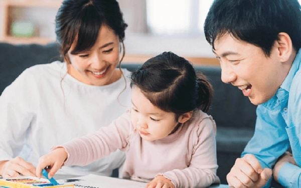 làm bạn với con