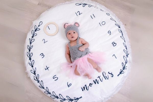 Lời chúc đầy tháng cho bé gái sâu sắc