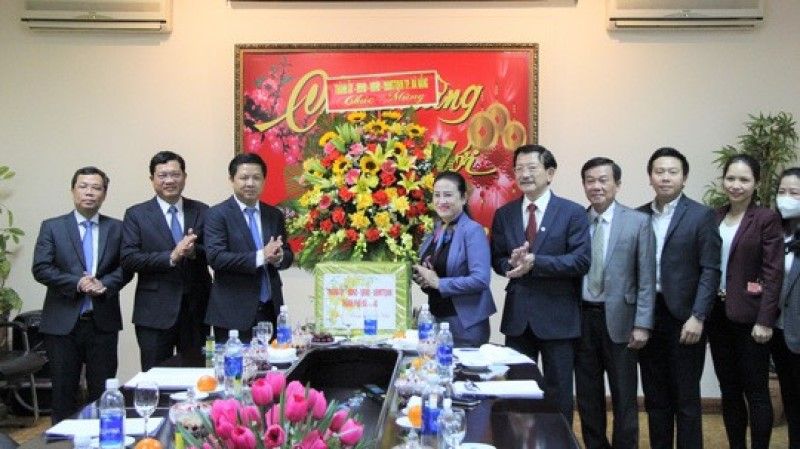 Lãnh đạo thành phố Đà Nẵng và huyện Duy Xuyên, Quảng Nam đến thăm sản xuất đầu năm Công ty CP Dệt May 29/3
