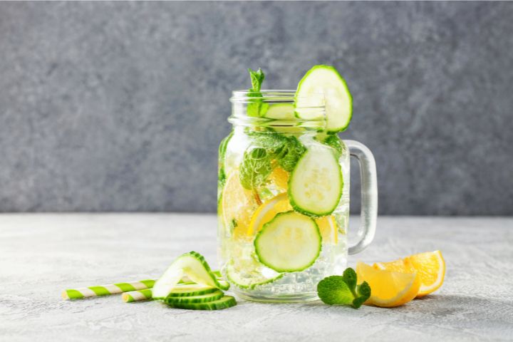 ăn xong nên làm gì để bụng không to uống nước detox