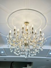 Dịch Vụ Vệ Sinh Đèn Chùm: Bảo Dưỡng Ánh Sáng Cho Một Không Gian Sáng Đẹp và An Toàn