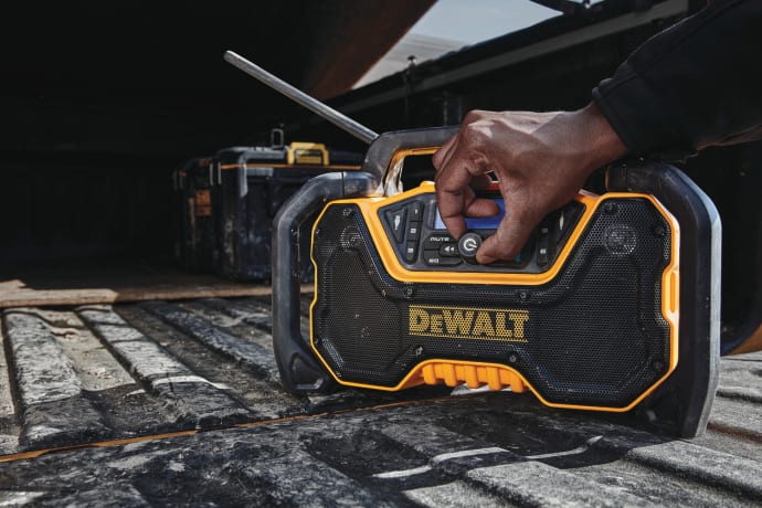 DEWALT công bố hai sản phẩm mới: Bluetooth® Radio và Task Light