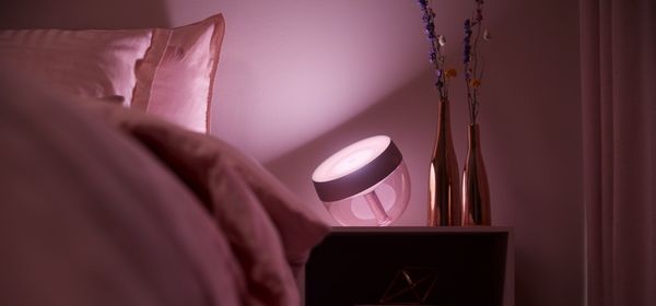 Đèn Bàn Philips Hue Iris White And Color Ambiance Table Lamp - Trắng