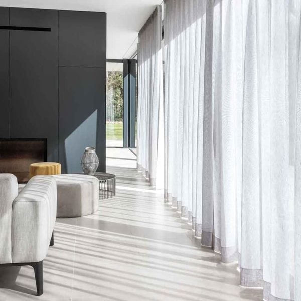 Hãy để những chiếc rèm cửa Hà Đông thổi một làn gió mới vào không gian sống của bạn, với chất liệu vải mềm mại, màu sắc tươi sáng và thiết kế tinh tế.
