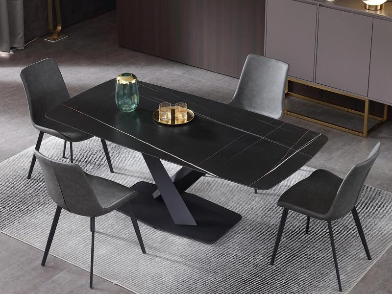 Bàn ăn mặt đá Ceramic có đáng để bạn sở hữu