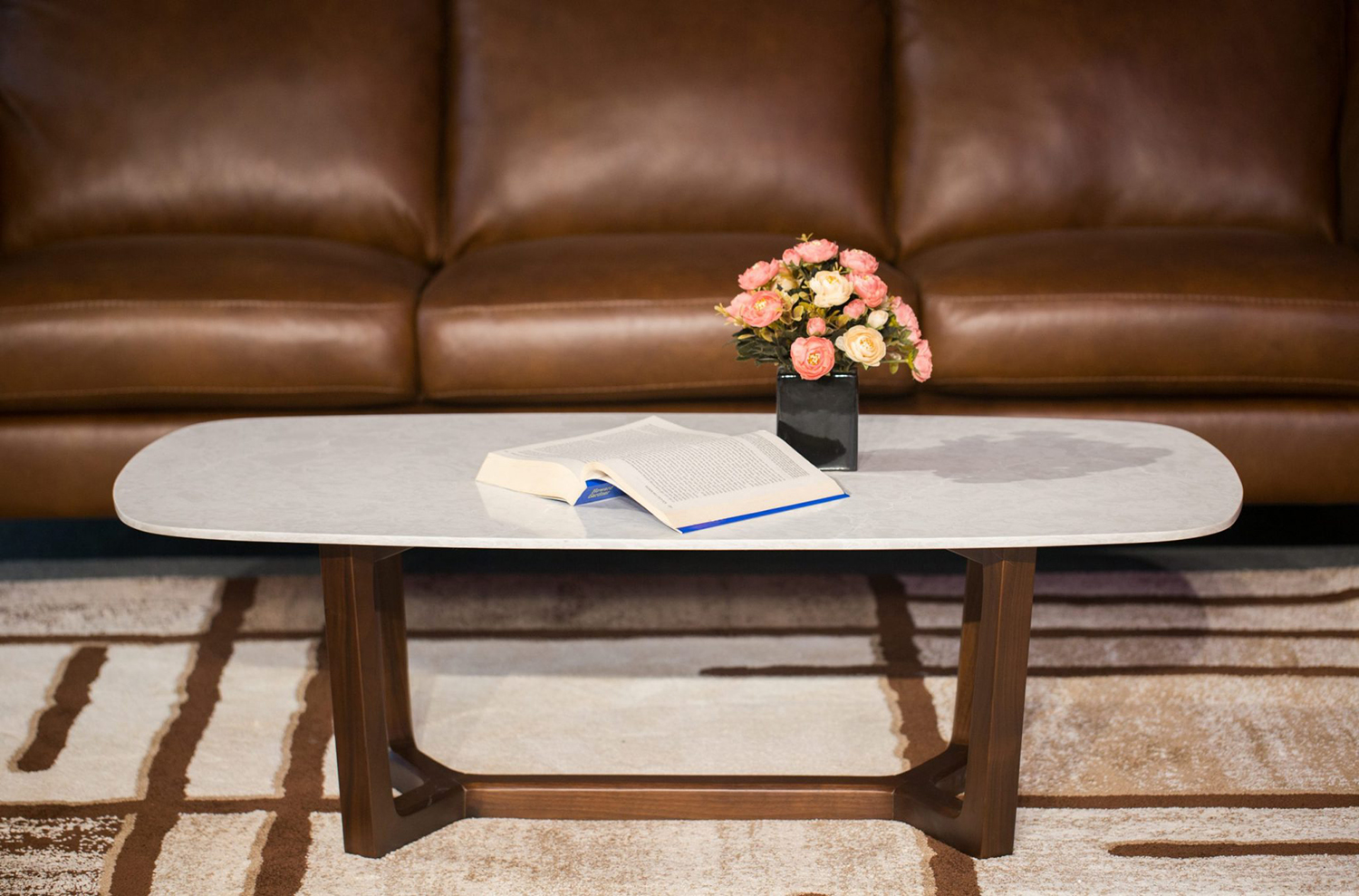 Nên Chọn Bàn Trà Nào Cho Phòng Khách Nhỏ Hẹp