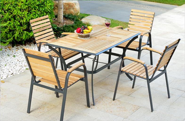 Các Tiêu Chí Để Chọn Bộ Bàn Ghế Ban Công Cho Gia Đình