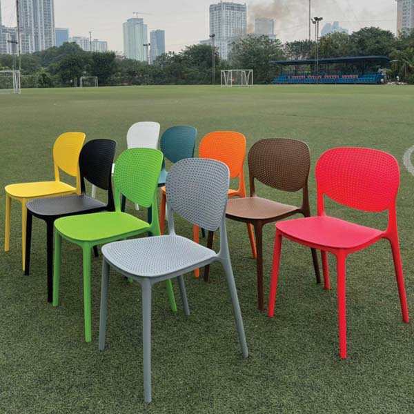 Tại Sao Nên Sử Dụng Ghế Nhựa Cho Quán Ăn