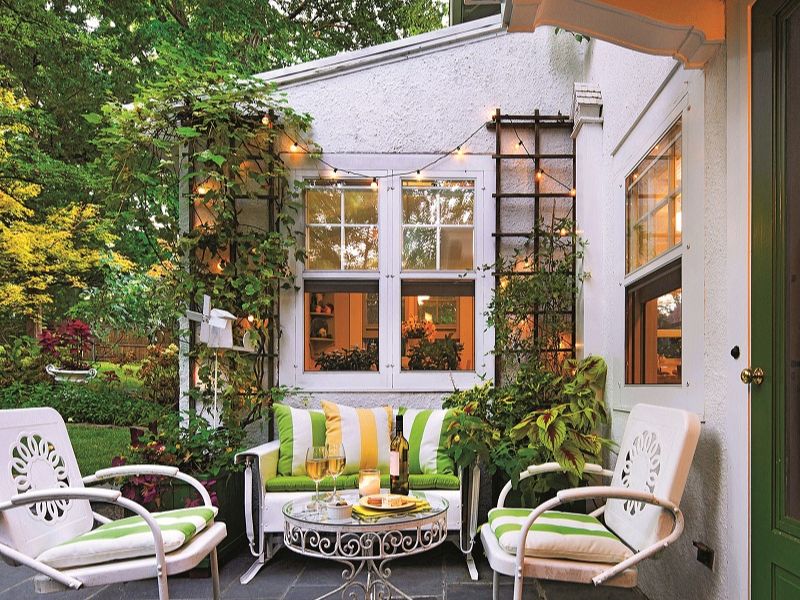 Cách chọn và sắp xếp đồ nội thất cho không gian ngoài trời