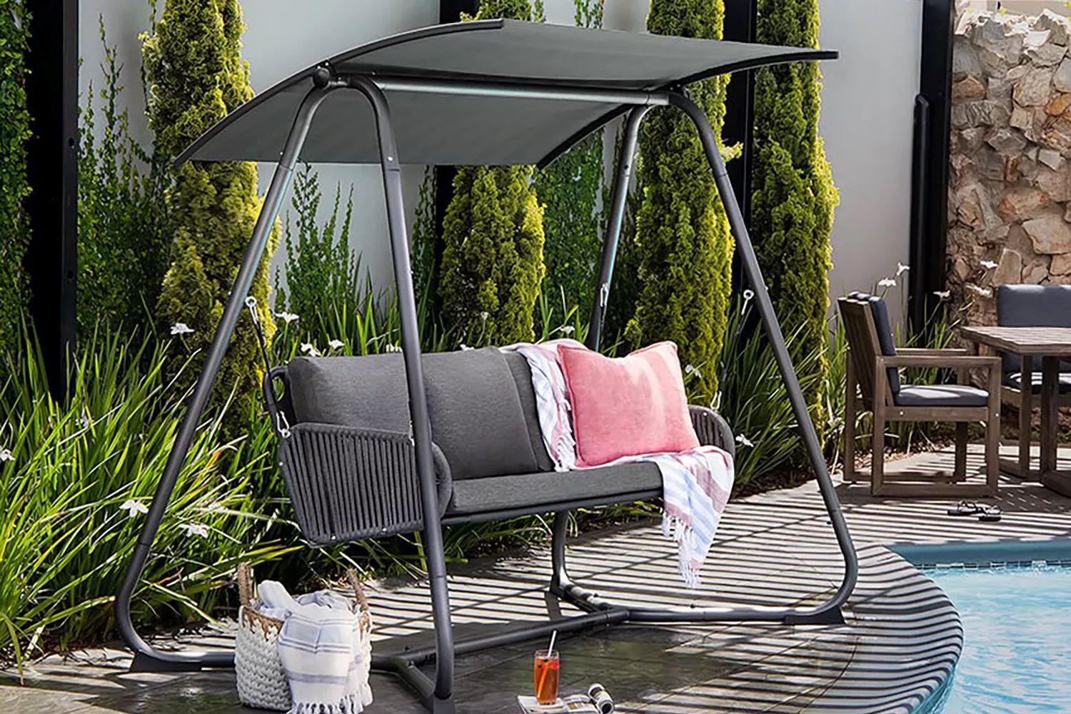 Top 8+ Mẫu Xích Đu Sắt Đẹp Cho Không Gian Vườn