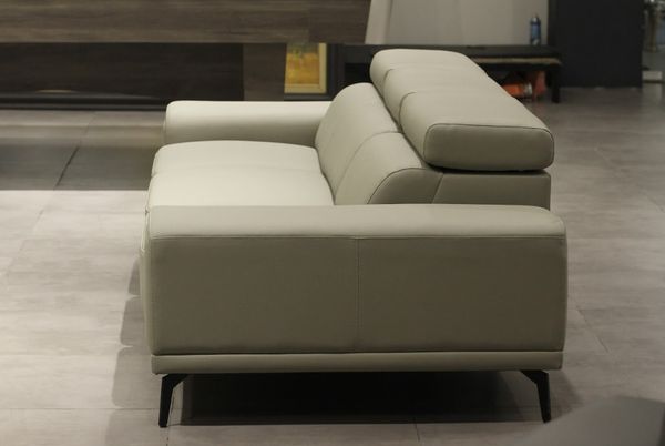 Sofa da