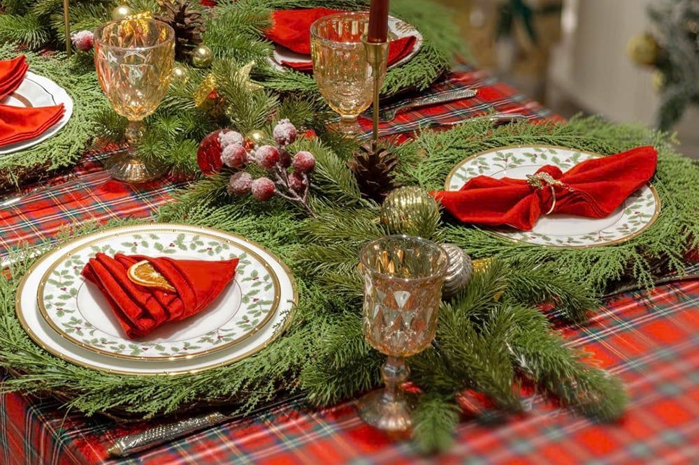 holly and berry gold