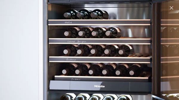 Hai vùng nhiệt riêng biệt của tủ rượu Miele KWT 6322 UG‑1