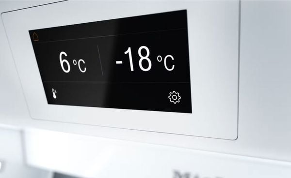 Màn hình cảm ứng M Touch trên tủ Miele K 2802 Vi cho phép điều khiển dễ dàng bằng một chạm