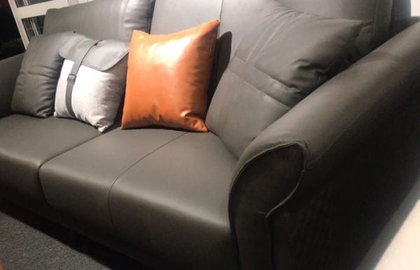 sofa băng da công nghiệp dài 1m8, sofa văng màu xám đậm da giả, ghế sofa băng cho căn hộ chung cư