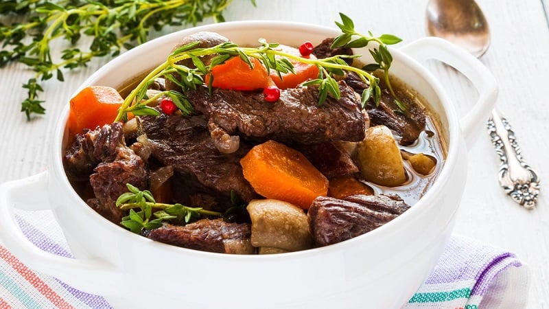 Bắp bò Mỹ hầm khoai tây