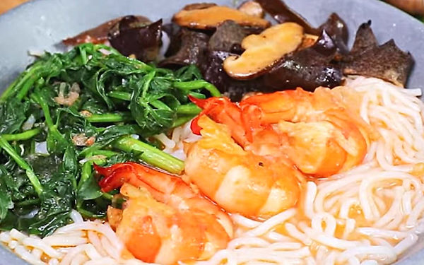 Bún tôm hải sản