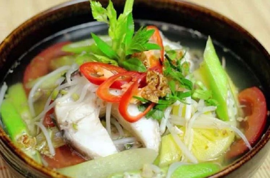Cá hồng mỹ nấu canh chua