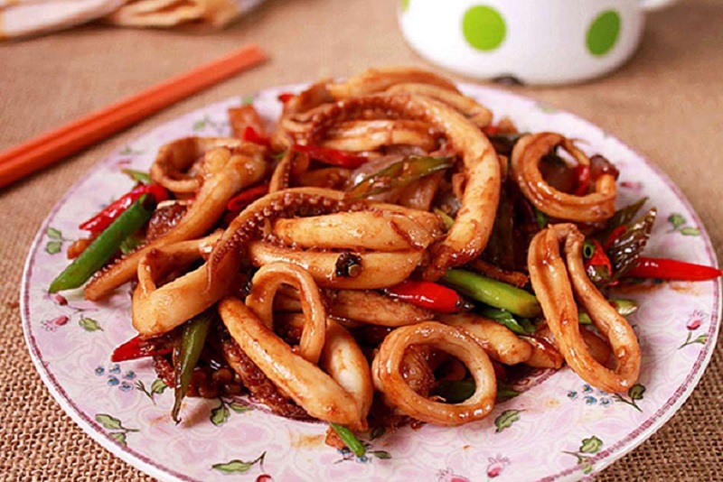 Mực ống xào sa tế