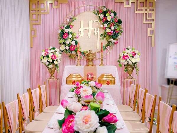 Hướng dẫn cách trang trí bàn thờ Gia Tiên ngày cưới đẹp và đầy ý nghĩa nhất