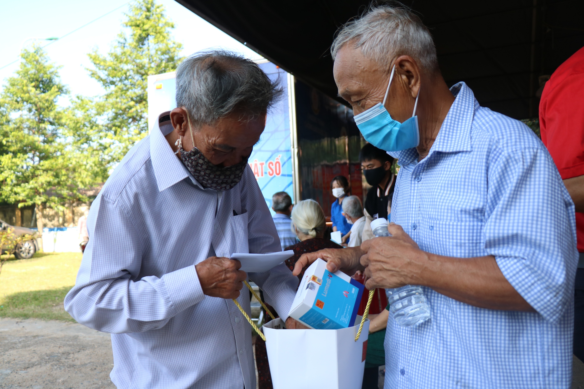 Ngũ Phúc Đường: Trao tặng gần 1500 suất quà tại Quảng Trị ngày 27/7