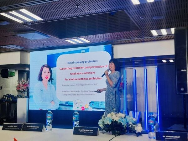 Bào tử lợi khuẩn đường hô hấp của LiveSpo thu hút chú ý của chuyên gia tại Lễ kỷ niệm 15 năm Giải thưởng khoa học L'Oréal - UNESCO