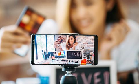 [GIẢI ĐÁP] Livestream là gì? Nghĩa của từ Livestream? Khái niệm livestream bạn cần biết