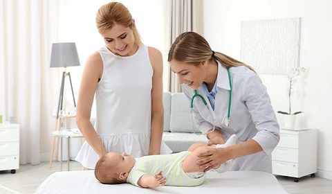 Những lưu ý khi tiêm vắc-xin 6 trong 1 cho trẻ sơ sinh