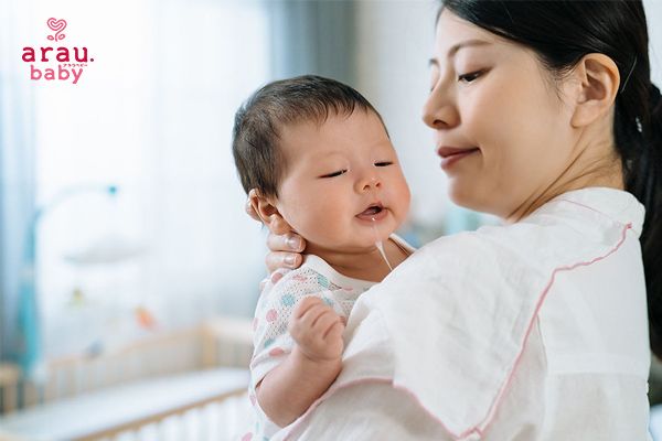 Vì sao cần chú trọng vỗ ợ hơi cho em bé sơ sinh?
