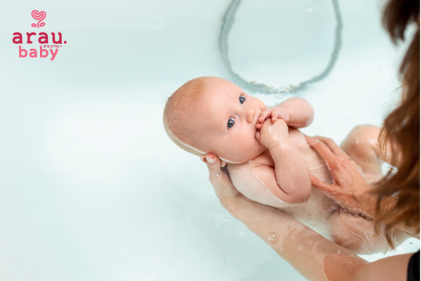 Trẻ sơ sinh có cần tắm liên tục mỗi ngày không?