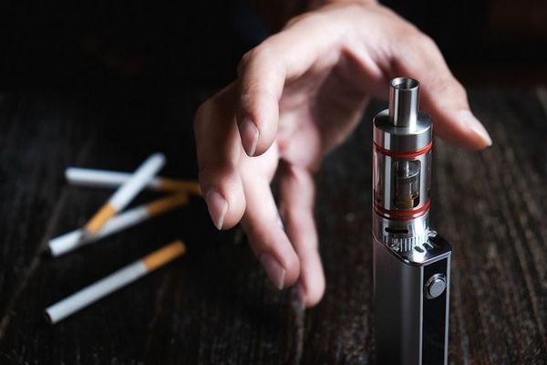 Hút vape quá nhiều gây hại sức khỏe