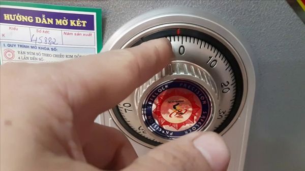 Hướng dẫn cách mở khoá két sắt Việt Tiệp