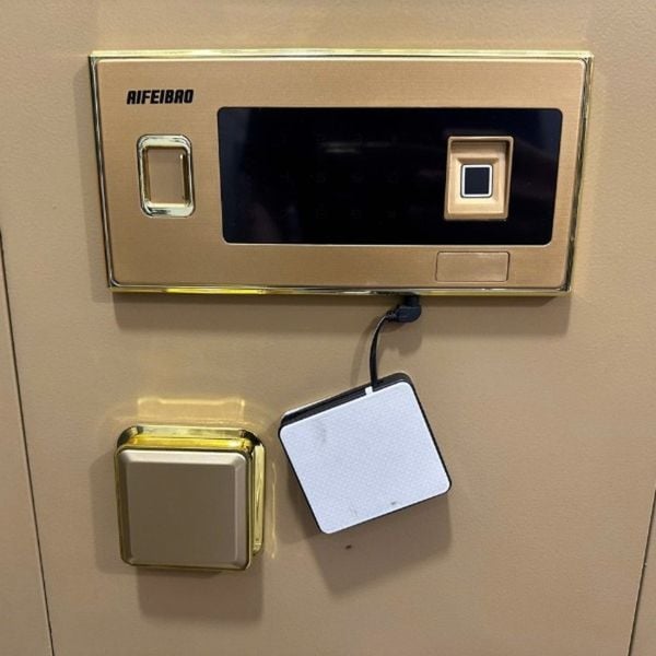 Sử dụng dịch vụ sửa khóa két sắt giúp bạn khắc phục lỗi đơn giản, nhanh chóng