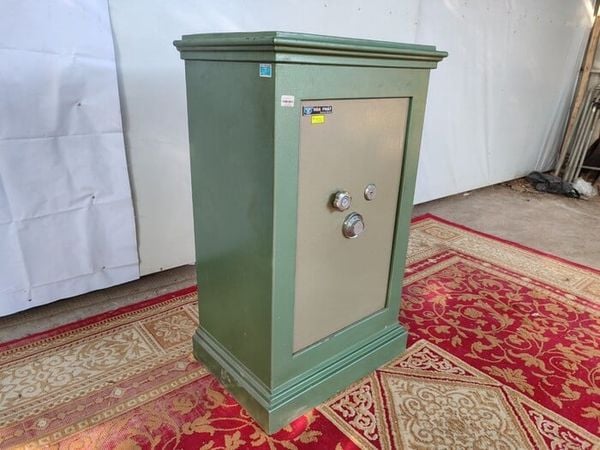 Việc tân trang lại két sắt cũ sẽ giúp tối ưu chi phí và ngân sách