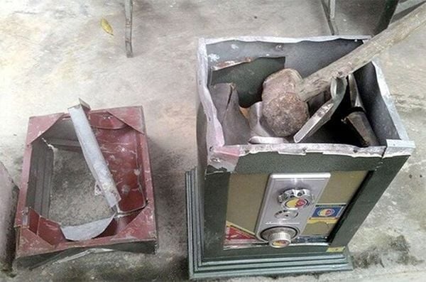 Tân trang két sắt cũ sẽ giúp cải thiện được những tính năng và bảo dưỡng két tốt hơn