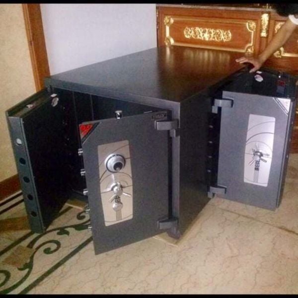 Két sắt âm tủ làm theo yêu cầu của khách hàng tại Két Sắt Bình An