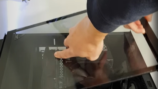 Tháo thanh đỡ GPU & túi khí