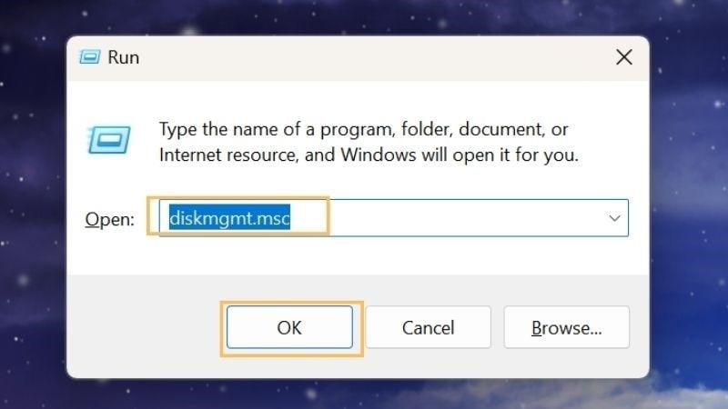 Nhập diskmgmt.msc vào Run