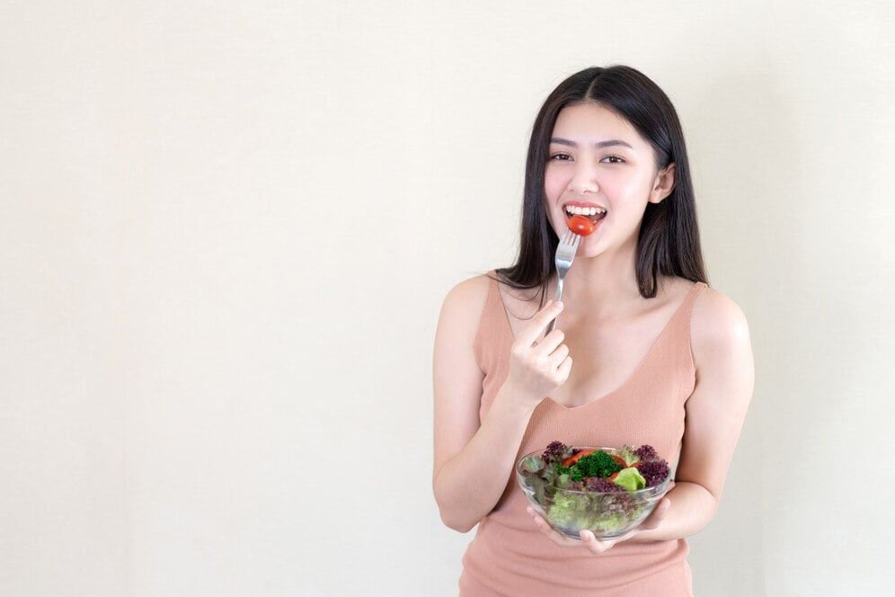 Ăn gì để tóc dày hơn? 10+ loại thực phẩm lý tưởng nếu muốn mái tóc dày
