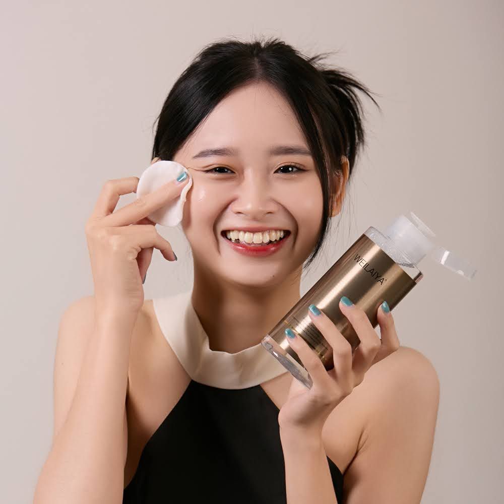 Da nhạy cảm nên dùng loại tẩy trang nào? Gợi ý top sản phẩm lành tính dịu nhẹ