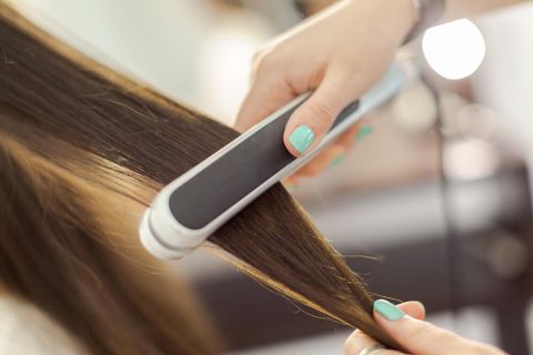 Duỗi tóc nhiều có làm tóc yếu không? Cách chăm sóc giúp tóc khỏe đẹp