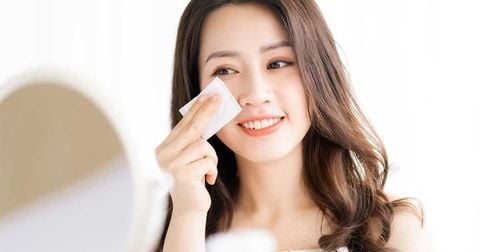 Top 5+ nước tẩy trang dịu nhẹ cho da nhạy cảm 2025
