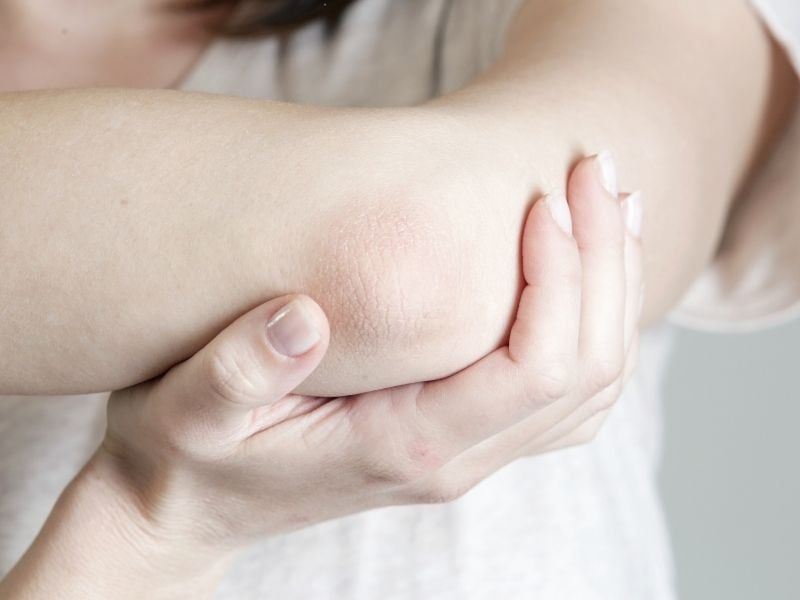 Thâm khuỷu tay thâm đầu gối
