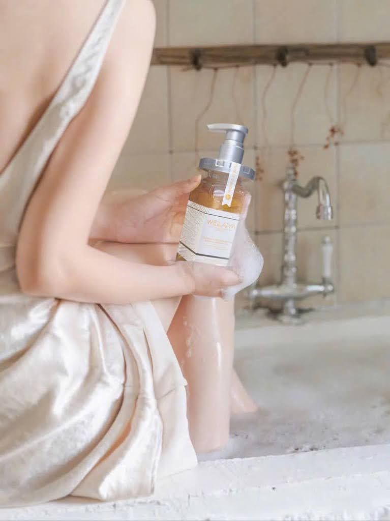 Sữa tắm hoa cúc Weilaiya hỗ trợ sáng da, đều màu da