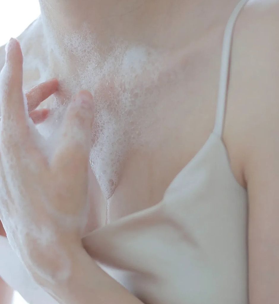Làm sạch là bước đầu tiên trong quá trình dưỡng da