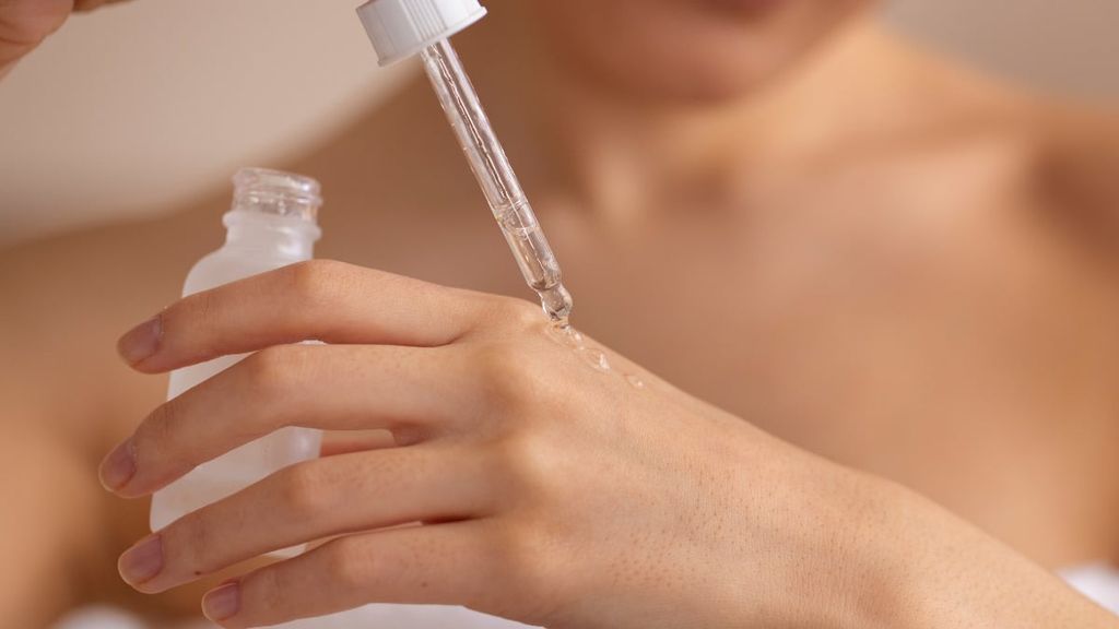 Tìm hiểu cách dùng serum dưỡng da đúng cách