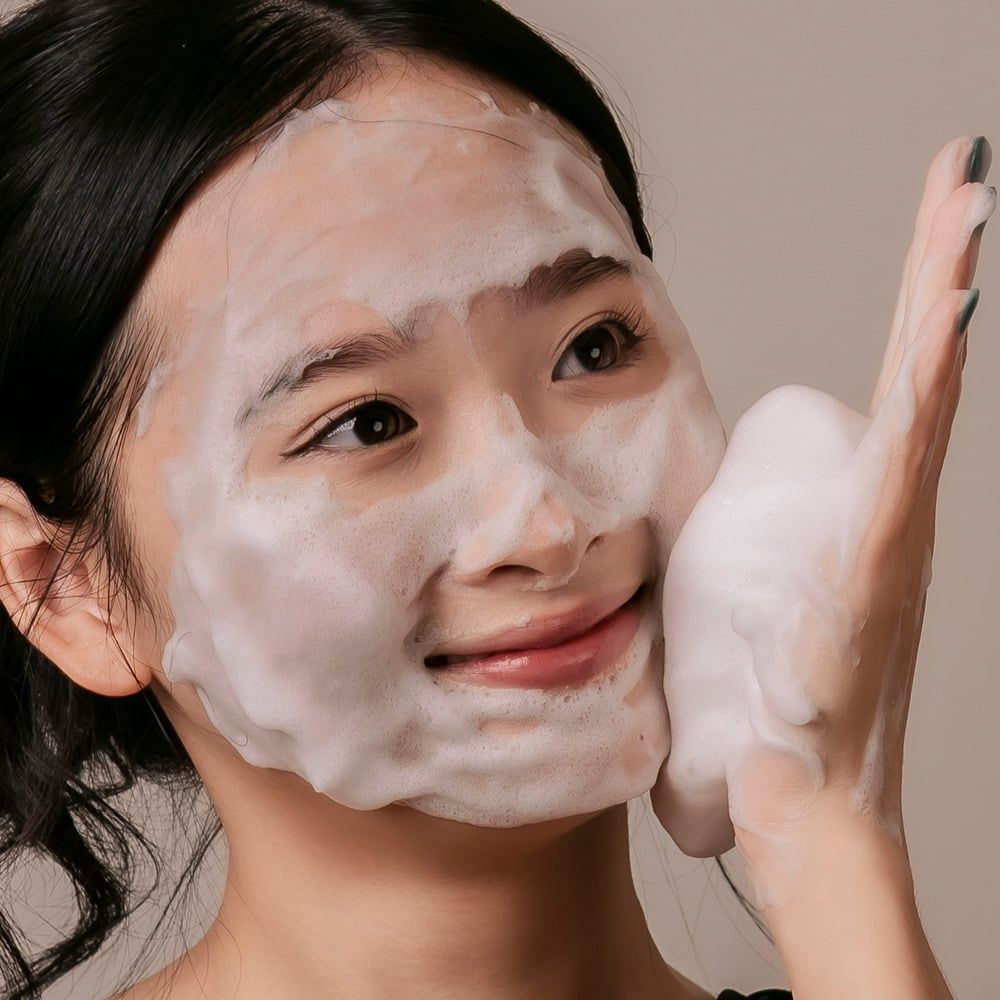 Sữa rửa mặt Weilaiya tạo bọt dày mịn sạch sâu dịu nhẹ