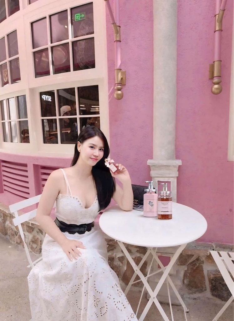 Sữa tắm sáng da Weilaiya hỗ trợ làm trắng da toàn thân