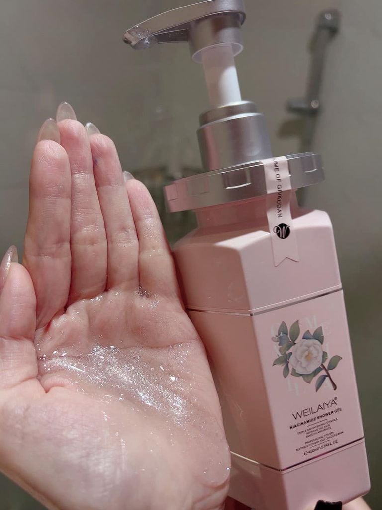 Sữa tắm hoa trà Weilaiya hương nước hoa lấp lánh