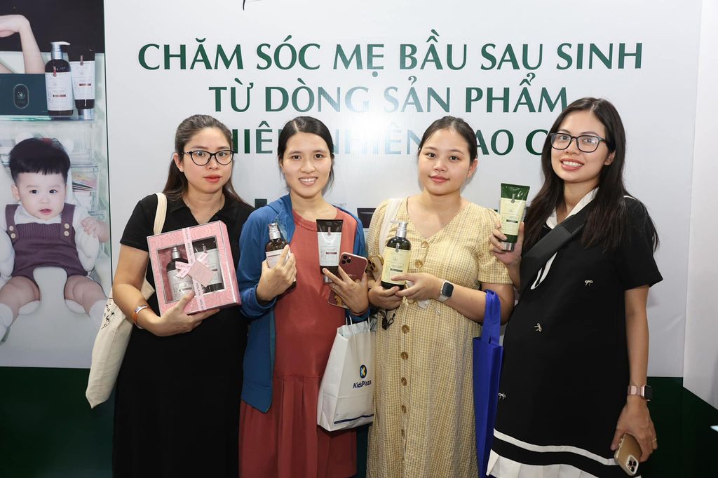 Các sản phẩm dầu gội gừng của Weilaiya được các mẹ bầu ưa chuộng